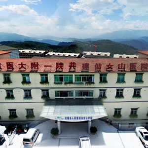 仙女山镇医院中心供氧系统设备安装