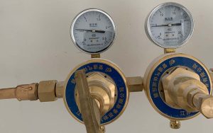 医用气体系统多级减压流程与终端压力控制规范