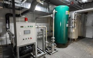 医用中心供氧、压缩空气与真空吸引系统的主设备选型要点